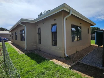 3 Bedroom Garden Flat