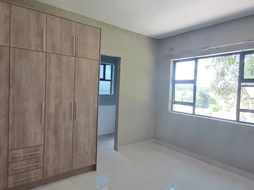 3 Bedroom Flat & Apartment